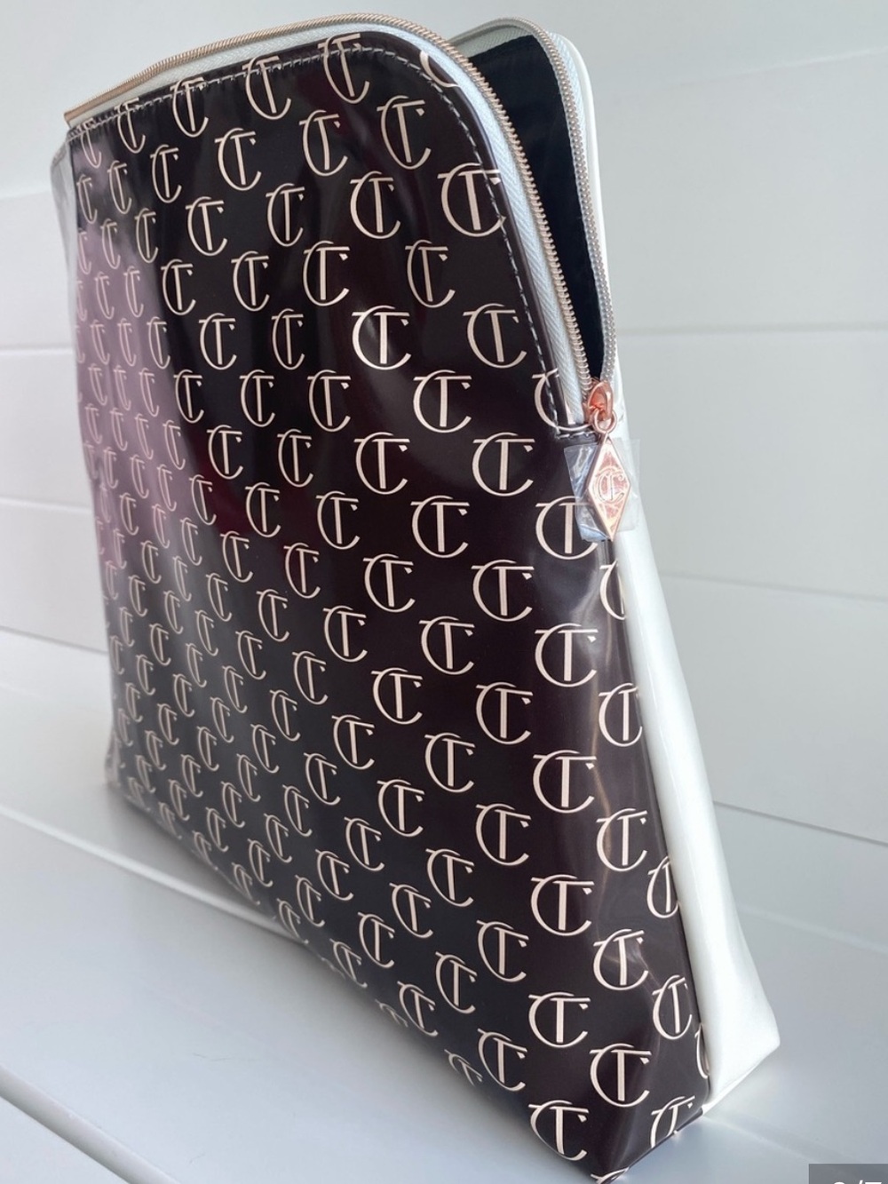 Makeup Pouch - Subcategory Selection - Picture 3 of 4